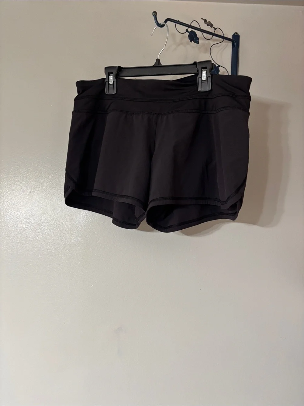 lululemon athletica Groovy Run Shorts - Black